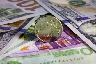 Хроники девалютизации: «запретить легче всего». А Минфин против…